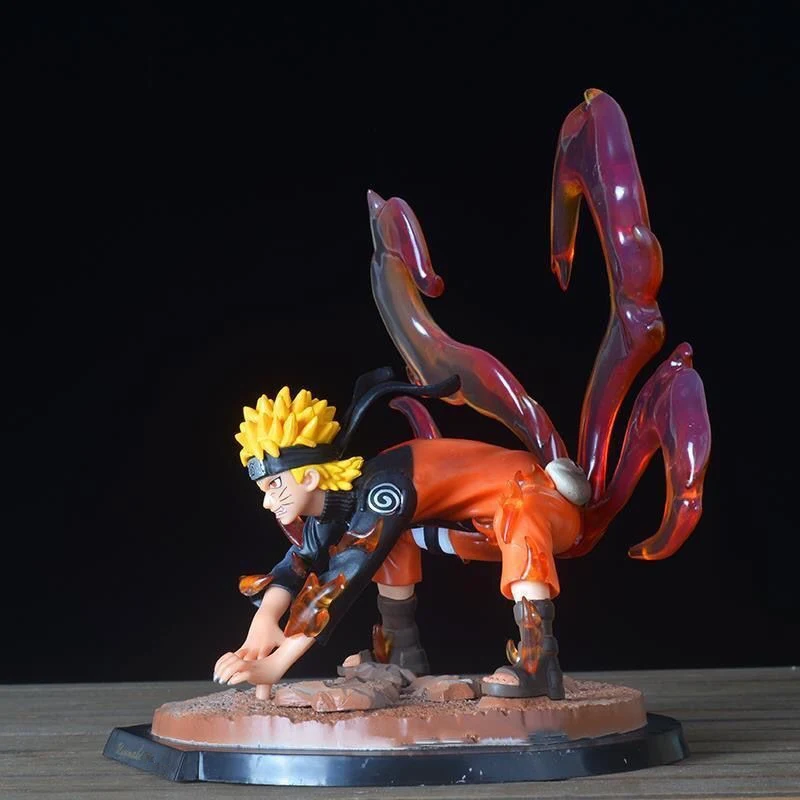 Vue alternative de la Figurine Naruto Uzumaki à quatre queues