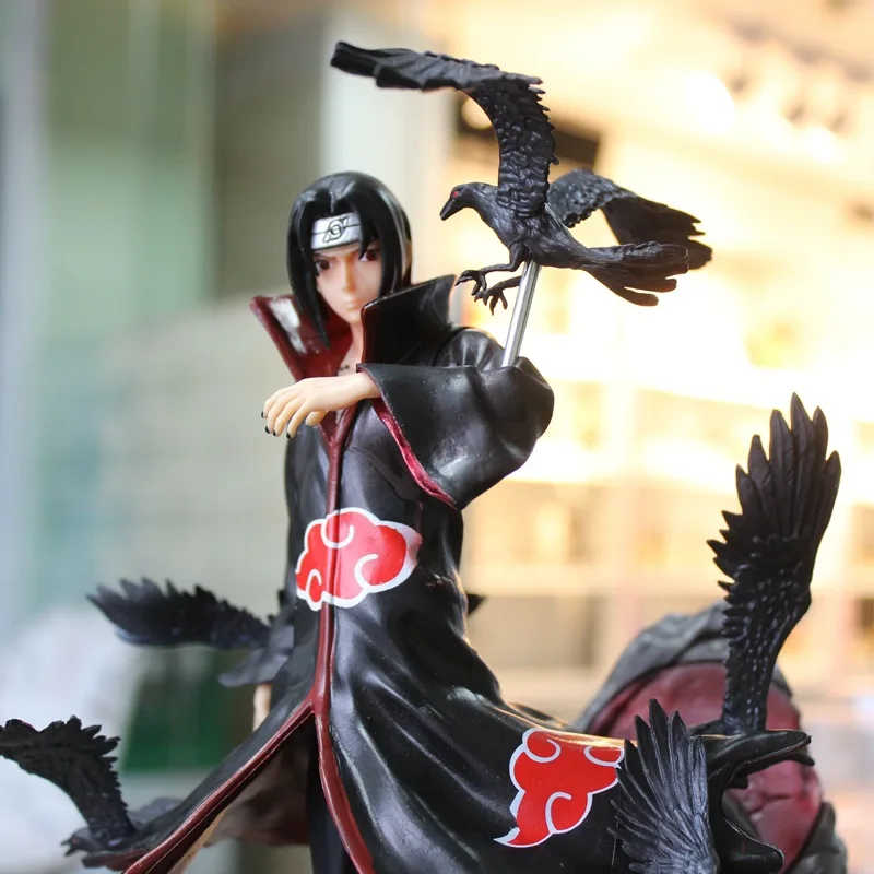 Vue de face de la Figurine Itachi Uchiwa